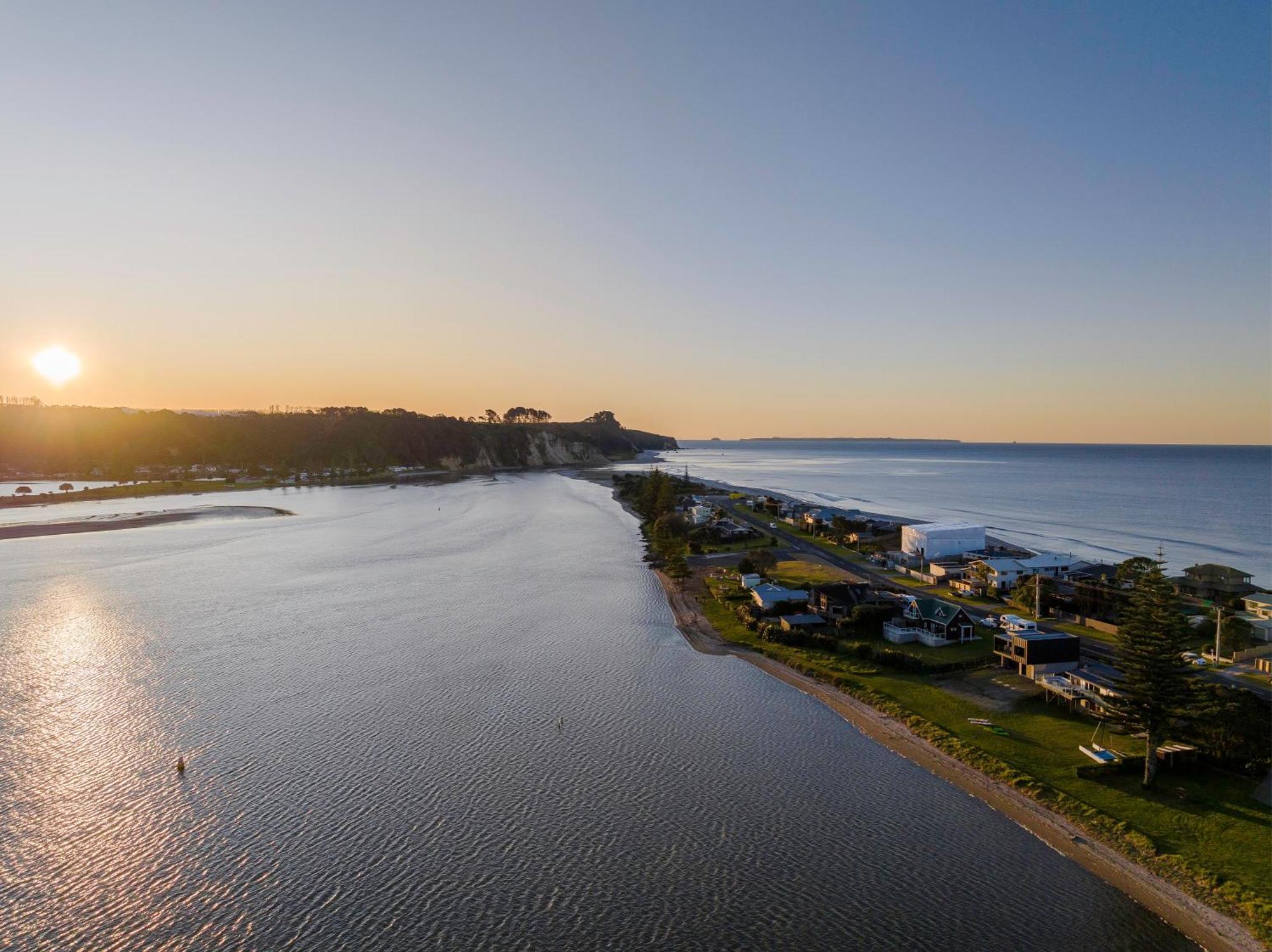 Pukehina Estuary Sunset Views Townhouse & Studio 外观 照片